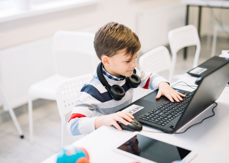 protege a tus hijos de los peligros de internet