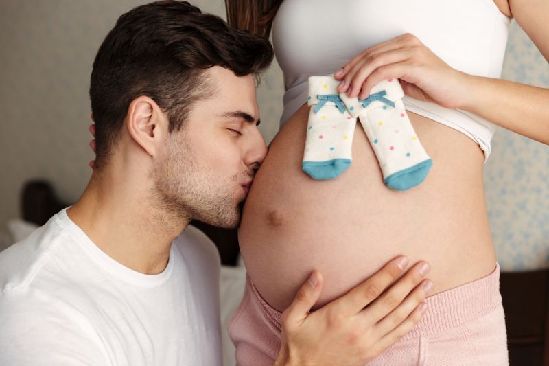 Garantía de embarzo y tratamiento del recien nacido: cuidando de la salud de madre e hijo